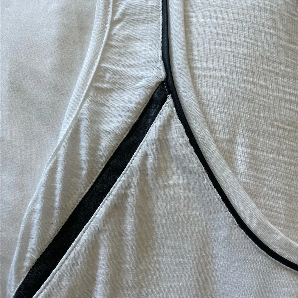 Sam Edelman Black Women's Medium Seamed Scoop-Neck Tank - Picture 4 of 6